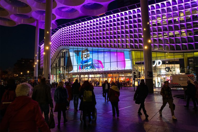 3D DOOH campaign by 12-year-old creative director
